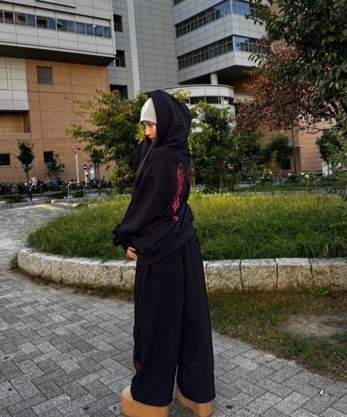 FANCY CLUB(ファンシークラブ)の「A'GEM/9 × .kom 『FANCY CLUB/ファンシークラブ』別注品 ANGEL WING ZIP UP /エンジェル ウイングジップアップパーカー(パーカー・レディース・ブラック×レッド/ピンク/グレー/ブラック×ピンク・FREE)」の20枚目の写真