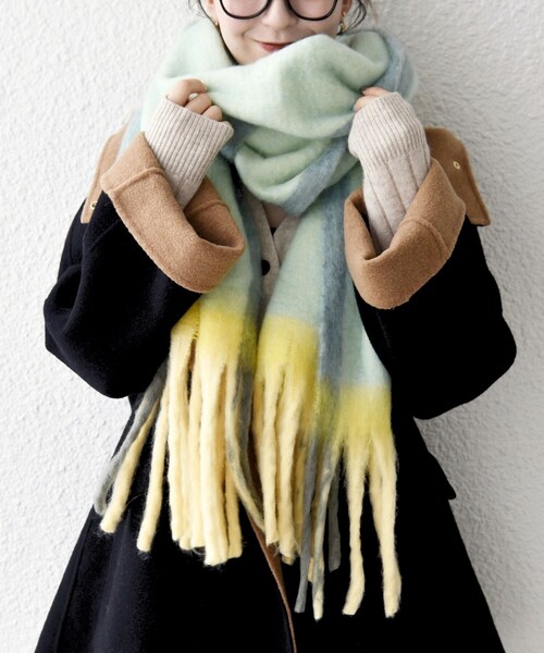 SHIPS any(シップス エニィ)の「SHIPS any:〈手洗い可能〉ボリューム シャギー スイッチ マフラー (ユニセックス)◇(マフラー・メンズ・ブラック/グレー/ピンク/ライトグリーン・ONE SIZE)」の3枚目の写真