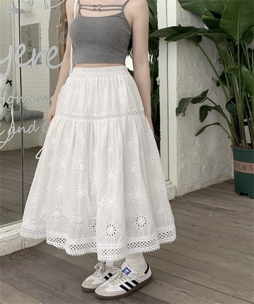 Dream garden(ドリームガーデン)の「レース切り替え刺繍ティアードスカート(スカート・レディース・ブラック/ホワイト/キナリ・FREE)」の13枚目の写真