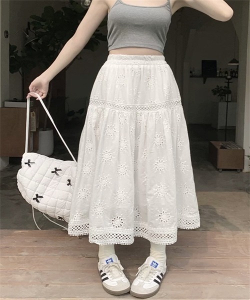 Dream garden(ドリームガーデン)の「レース切り替え刺繍ティアードスカート(スカート・レディース・ブラック/ホワイト/キナリ・FREE)」の8枚目の写真