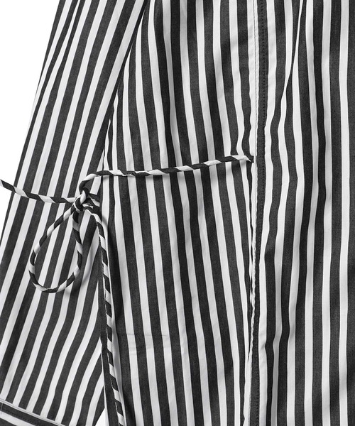 GANNI（ガニー）の「GANNI Stripe Cotton Oversized Tie String Shirt w0096（シャツ/ブラウス・レディース・ブラック・34）」の5枚目の写真