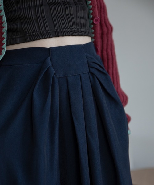 VACANCY(ヴァカンシー)の「ドレープシルエットワイドイージーパンツ(スラックス・レディース・ネイビー/ブラウン・LARGE/MEDIUM/SMALL)」の12枚目の写真