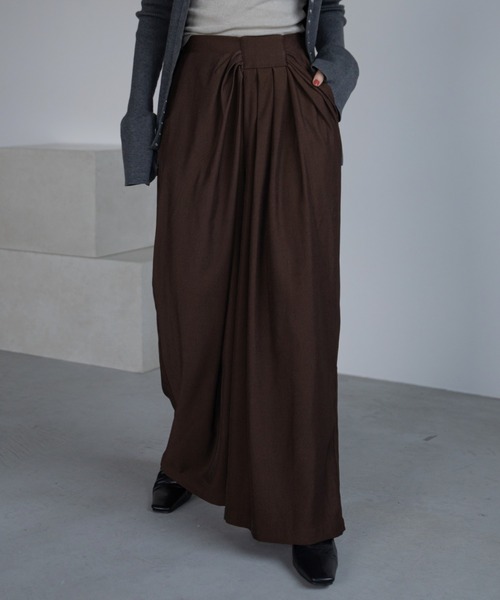 VACANCY(ヴァカンシー)の「ドレープシルエットワイドイージーパンツ(スラックス・レディース・ネイビー/ブラウン・LARGE/MEDIUM/SMALL)」の22枚目の写真