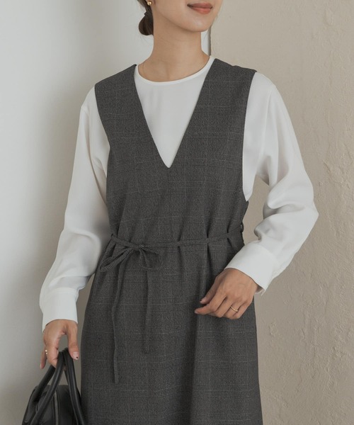 URBAN RESEARCH DOORS（アーバンリサーチドアーズ）の「『静電気防止/毛玉防止』ジョーゼットクルーネックブラウス（シャツ/ブラウス・レディース・ベージュ系その他/オフホワイト/ブラック・MEDIUM）」の7枚目の写真