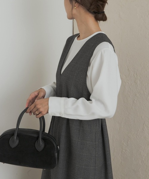 URBAN RESEARCH DOORS（アーバンリサーチドアーズ）の「『静電気防止/毛玉防止』ジョーゼットクルーネックブラウス（シャツ/ブラウス・レディース・ベージュ系その他/オフホワイト/ブラック・MEDIUM）」の8枚目の写真