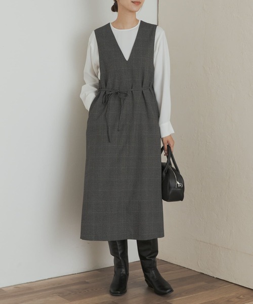 URBAN RESEARCH DOORS（アーバンリサーチドアーズ）の「『静電気防止/毛玉防止』ジョーゼットクルーネックブラウス（シャツ/ブラウス・レディース・ベージュ系その他/オフホワイト/ブラック・MEDIUM）」の9枚目の写真