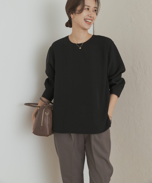 URBAN RESEARCH DOORS（アーバンリサーチドアーズ）の「『静電気防止/毛玉防止』ジョーゼットクルーネックブラウス（シャツ/ブラウス・レディース・ベージュ系その他/オフホワイト/ブラック・MEDIUM）」の13枚目の写真