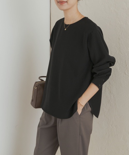 URBAN RESEARCH DOORS（アーバンリサーチドアーズ）の「『静電気防止/毛玉防止』ジョーゼットクルーネックブラウス（シャツ/ブラウス・レディース・ベージュ系その他/オフホワイト/ブラック・MEDIUM）」の14枚目の写真