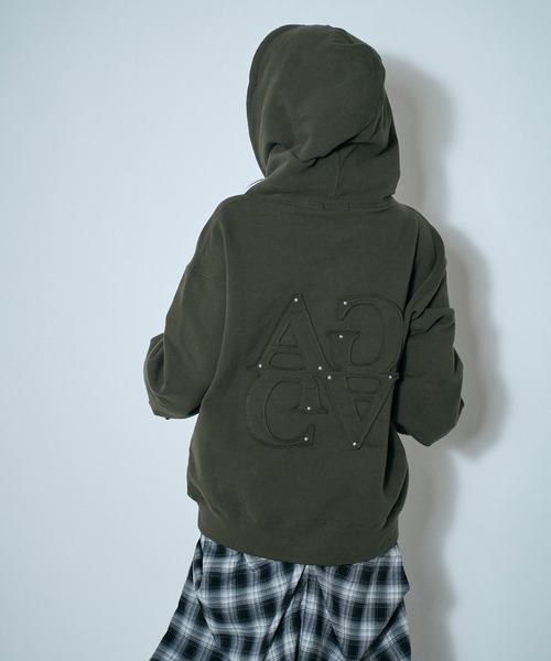 ANDGEEBEE（アンジービー）の「UNISEX 裏起毛パッチロゴパーカー（パーカー・レディース・ブルー/カーキ・FREE）」の4枚目の写真