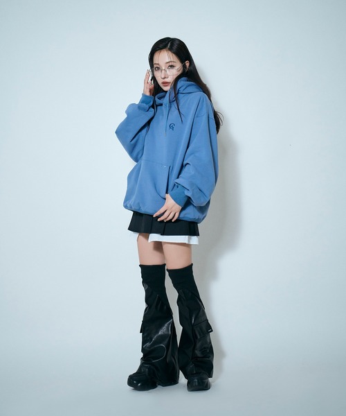 ANDGEEBEE（アンジービー）の「UNISEX 裏起毛パッチロゴパーカー（パーカー・レディース・ブルー/カーキ・FREE）」の16枚目の写真