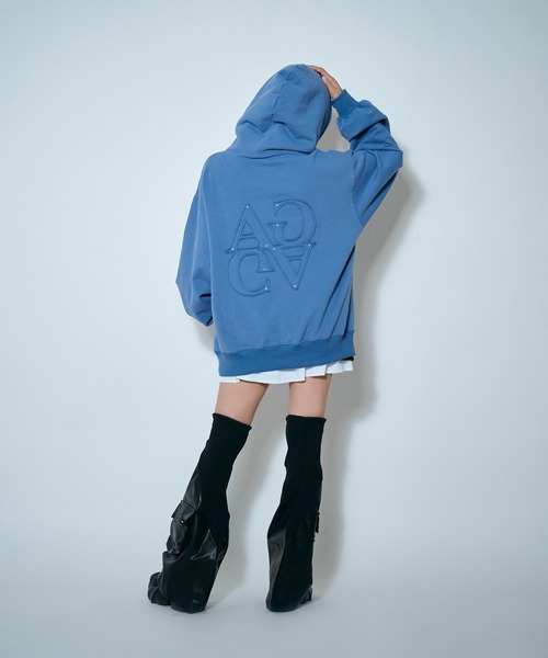 ANDGEEBEE（アンジービー）の「UNISEX 裏起毛パッチロゴパーカー（パーカー・レディース・ブルー/カーキ・FREE）」の18枚目の写真