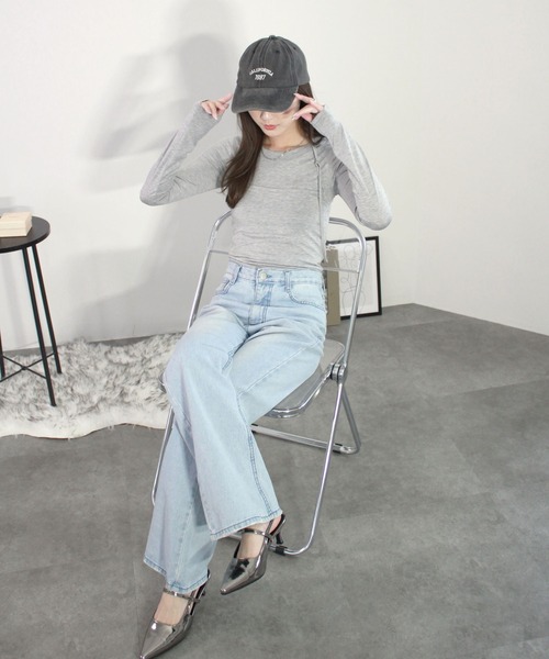Reurie'(レウリィ)の「ビスチェ風レイヤードトップス / 長袖 クルーネック 薄手 シンプル カジュアル Y2K 韓国 モノトーン(Tシャツ/カットソー・レディース・グレー/ブラック・FREE)」の7枚目の写真