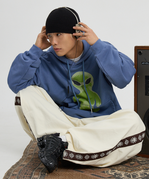 HOODHOOD（フッドフッド）の「エイリアングラフィックフードダストブルー（パーカー・レディース・その他・1/2）」の4枚目の写真