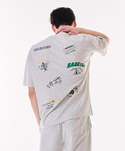 CHASECULT(チェイスカルト)の「共用キッチグラフィック半袖Tシャツ-DBRU5813D0B(Tシャツ/カットソー・メンズ・ライトグレー・95/90/105/100)」の4枚目の写真