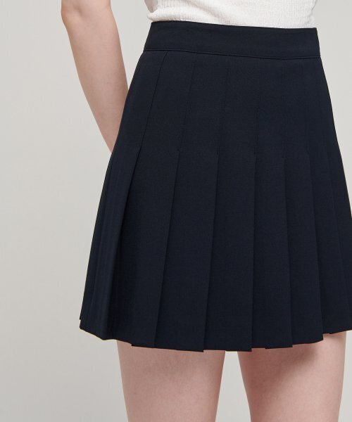 MUSINSA STANDARD WOMAN(ムシンサスタンダードウーマン)の「レディースプリーツミニスカート【ネイビー】(スカート・レディース・その他・SMALL/MEDIUM/LARGE/X-SMALL)」の3枚目の写真
