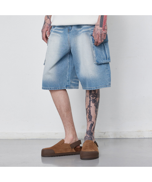 VTWO(ブイツー)の「キャットブラシウォッシングカーゴバミューダデニムパンツ (ライトブルー)(その他パンツ・メンズ・その他・LARGE/SMALL/MEDIUM)」の1枚目の写真