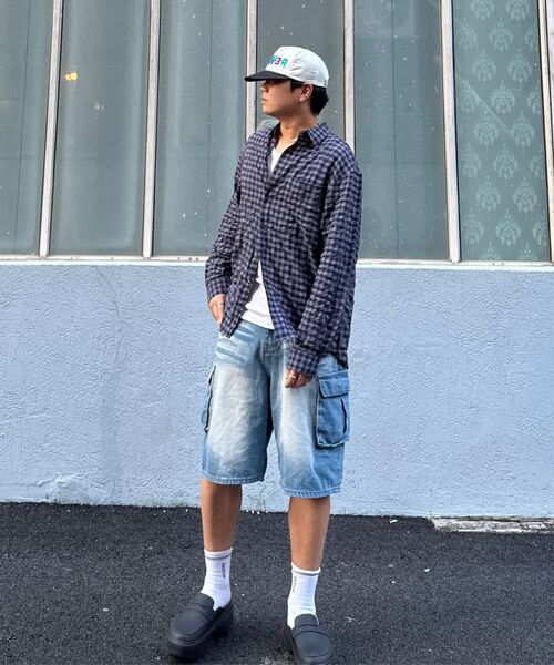 VTWO(ブイツー)の「キャットブラシウォッシングカーゴバミューダデニムパンツ (ライトブルー)(その他パンツ・メンズ・その他・LARGE/SMALL/MEDIUM)」の5枚目の写真