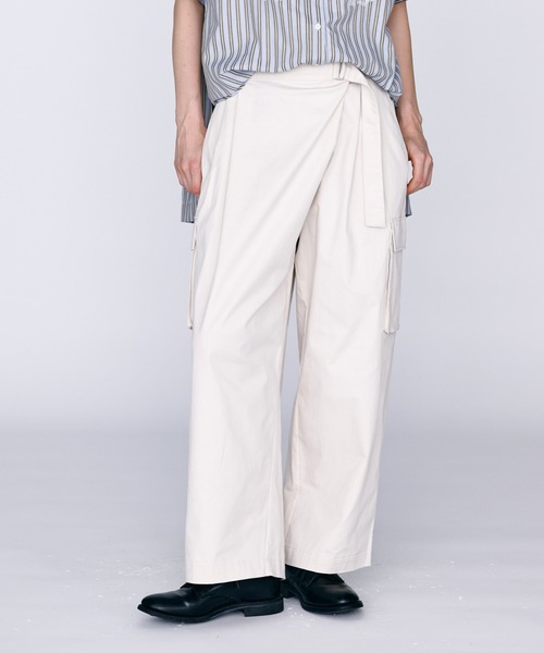 Kelen（ケレン）の「「KELEN / ケレン」ラップ風デザインカーゴパンツ（カーゴパンツ・レディース・ブラック/アイボリー/ベージュ・S/M）」の2枚目の写真