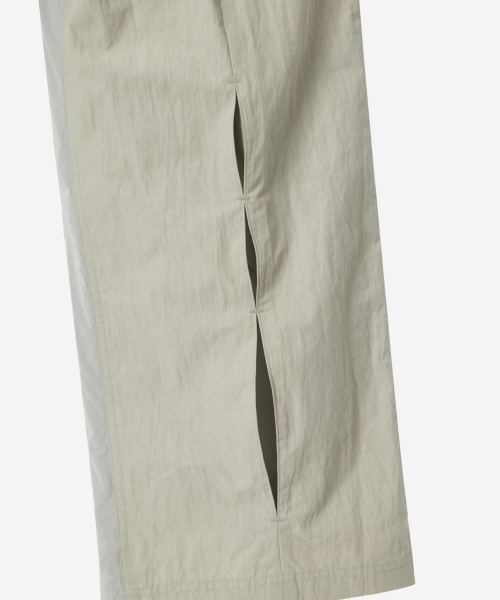 NODE LABS(ノードラボ)の「DEV:5 カットラインカーゴワイドパンツ_グレー(その他パンツ・レディース・グレー・SMALL/MEDIUM/LARGE)」の10枚目の写真