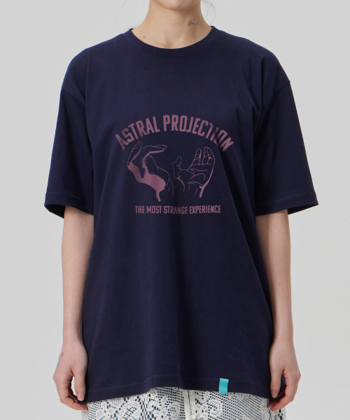 ASTRAL PROJECTION（アストラルプロジェクション）の「[アストラルハンズ]コットンルーズフィット半袖Tシャツ_スペースネイビー（Tシャツ/カットソー・メンズ・その他・MEDIUM/LARGE/X-LARGE/XX-LARGE）」の3枚目の写真