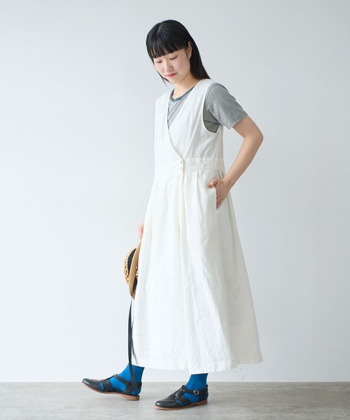 bulle de savon(ビュルデサボン)の「リネン/コットン ナチュラルトリプルワッシャー apron ワンピース(ワンピース・レディース・ホワイト/ブラック・FREE)」の4枚目の写真