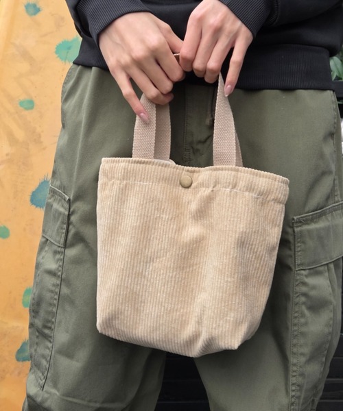 Loco Ocean(ロコオーシャン)の「コーデュロイトートバッグ(トートバッグ・レディース・ベージュ/グレー・ONE SIZE)」の13枚目の写真