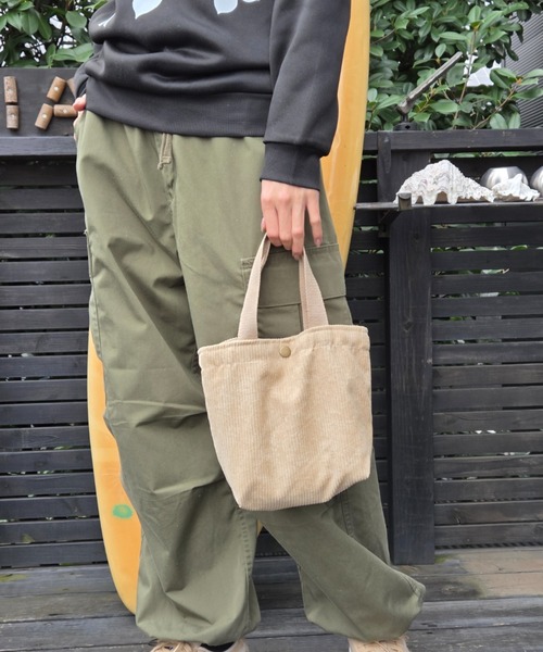 Loco Ocean(ロコオーシャン)の「コーデュロイトートバッグ(トートバッグ・レディース・ベージュ/グレー・ONE SIZE)」の15枚目の写真