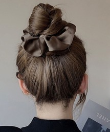 ONEP STAR（ワンピスター）の「サテン風ボリュームシュシュ（シュシュ）」