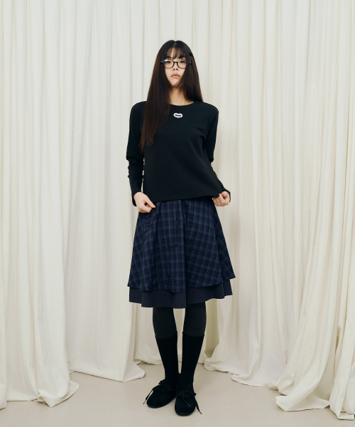 MIHEV(ミヘブ)の「クラシックスモールシンボルロングスリーブブラック(Tシャツ/カットソー・レディース・その他・MEDIUM/LARGE)」の3枚目の写真