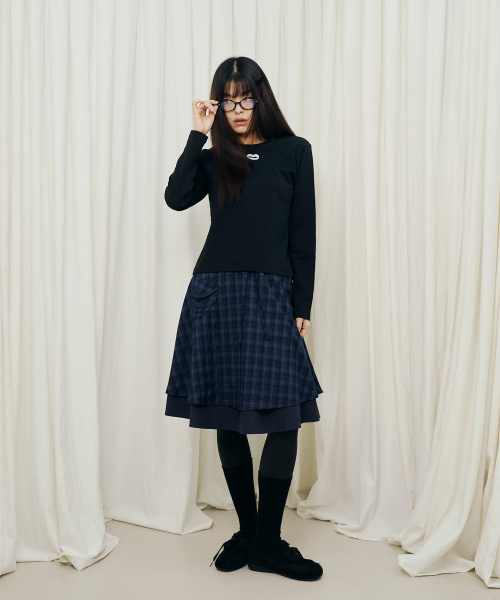 MIHEV(ミヘブ)の「クラシックスモールシンボルロングスリーブブラック(Tシャツ/カットソー・レディース・その他・MEDIUM/LARGE)」の4枚目の写真