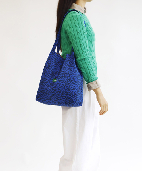 GREEN STUFF(グリーンスタッフ)の「boxy bag 53 - leopard blue(エコバッグ/サブバッグ・レディース・その他・FREE)」の7枚目の写真
