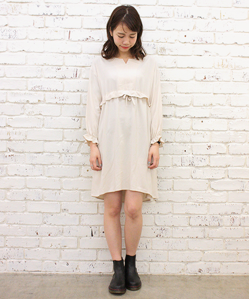 Kastane（カスタネ）の「ウエストギャザーOP（ワンピース・レディース・ブラック/ベージュ・FREE）」の2枚目の写真