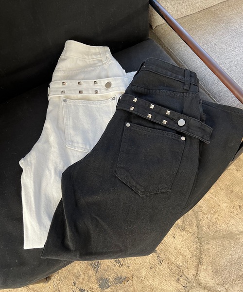 ROGER AND RAW(ロジャーアンドロウ)の「スタッズベルトカーブパンツ(その他パンツ・レディース・ホワイト/ブラック・FREE/LARGE)」の6枚目の写真