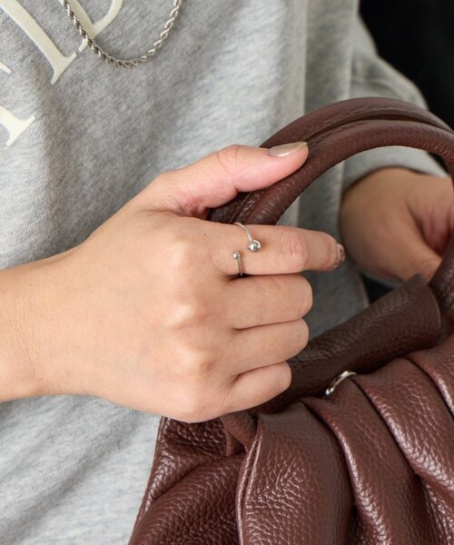 Jena espace merveilleux（ジェナ　エスパスメルヴェイユ）の「《さわ企画》【 WEB限定】ステンレス ボールリング（リング・レディース・シルバー/ゴールド・FREE）」の3枚目の写真