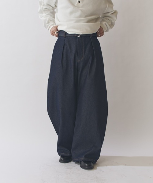 Lui's(ルイス)の「13.5ozリジット Balloon Curve デニムパンツ(デニムパンツ・メンズ・インディゴブルー/ブラック・S/M)」の1枚目の写真