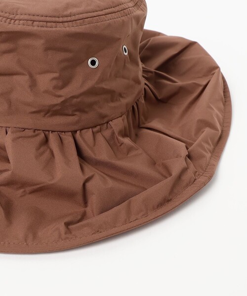 BEAMS HEART（ビームスハート）の「UVカット ギャザー つば広ハット（接触冷感・撥水）（ハット・レディース・ブラウン/オフホワイト/ブラック・ONE SIZE）」の4枚目の写真
