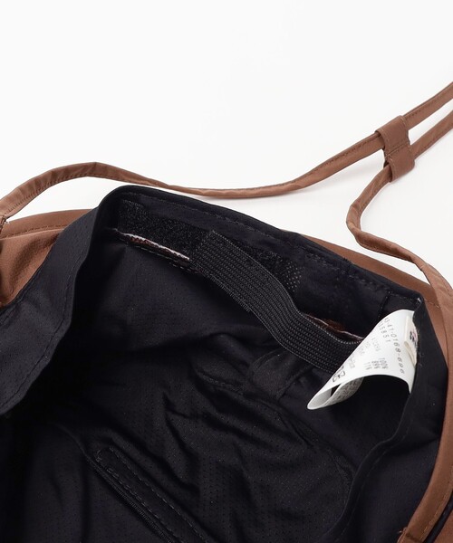 BEAMS HEART（ビームスハート）の「UVカット ギャザー つば広ハット（接触冷感・撥水）（ハット・レディース・ブラウン/オフホワイト/ブラック・ONE SIZE）」の5枚目の写真