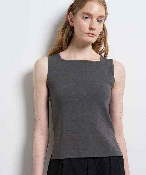 LANVIN en Bleu（ランバンオンブルー）の「スクエアネックノースリーブニット（ニット/セーター・レディース・グレー/ブラック/イエロー・38）」の3枚目の写真