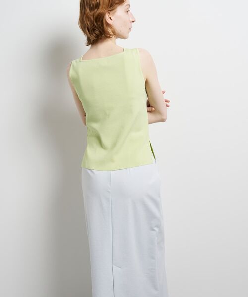 LANVIN en Bleu（ランバンオンブルー）の「スクエアネックノースリーブニット（ニット/セーター・レディース・グレー/ブラック/イエロー・38）」の8枚目の写真