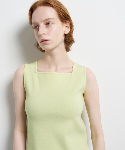 LANVIN en Bleu（ランバンオンブルー）の「スクエアネックノースリーブニット（ニット/セーター・レディース・グレー/ブラック/イエロー・38）」の10枚目の写真