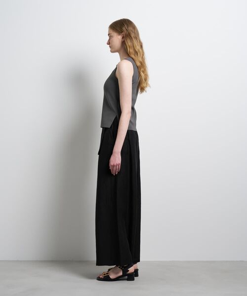 LANVIN en Bleu（ランバンオンブルー）の「スクエアネックノースリーブニット（ニット/セーター・レディース・グレー/ブラック/イエロー・38）」の13枚目の写真