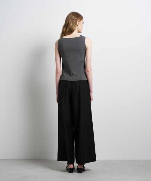 LANVIN en Bleu（ランバンオンブルー）の「スクエアネックノースリーブニット（ニット/セーター・レディース・グレー/ブラック/イエロー・38）」の14枚目の写真