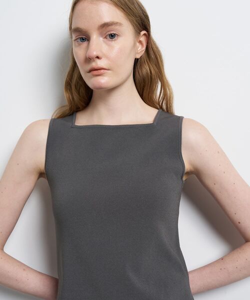 LANVIN en Bleu（ランバンオンブルー）の「スクエアネックノースリーブニット（ニット/セーター・レディース・グレー/ブラック/イエロー・38）」の18枚目の写真