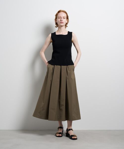 LANVIN en Bleu（ランバンオンブルー）の「スクエアネックノースリーブニット（ニット/セーター・レディース・グレー/ブラック/イエロー・38）」の20枚目の写真