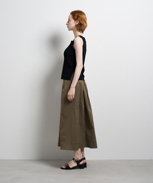 LANVIN en Bleu（ランバンオンブルー）の「スクエアネックノースリーブニット（ニット/セーター・レディース・グレー/ブラック/イエロー・38）」の21枚目の写真