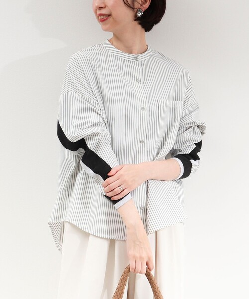 MICO COULIER(ミコクリエ)の「バックヨークテープブラウス(シャツ/ブラウス・レディース・オフホワイト/ホワイト系その他/ブルー系その他/ネイビー/ピンク系その他・38)」の2枚目の写真