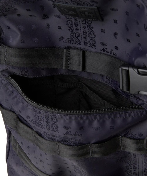 NEW ERA(ニューエラ)の「NEW ERA/ニューエラ バックパック キャリアパック 35L ネイビーペイズリー 14750922(バックパック/リュック・メンズ・ネイビー・FREE)」の6枚目の写真