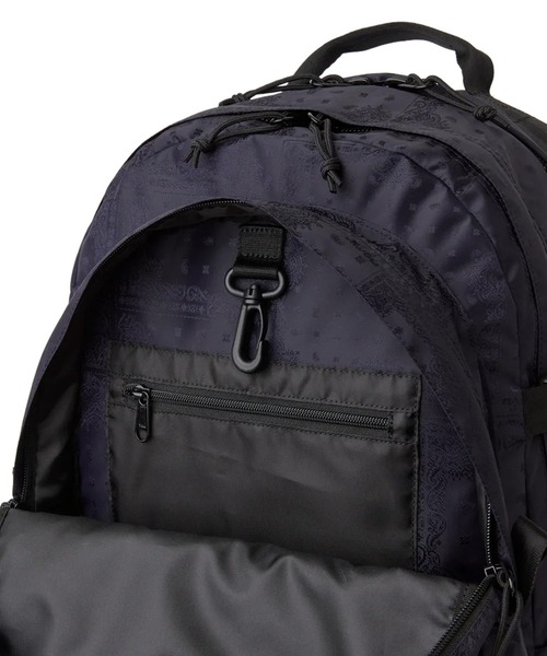 NEW ERA(ニューエラ)の「NEW ERA/ニューエラ バックパック キャリアパック 35L ネイビーペイズリー 14750922(バックパック/リュック・メンズ・ネイビー・FREE)」の7枚目の写真