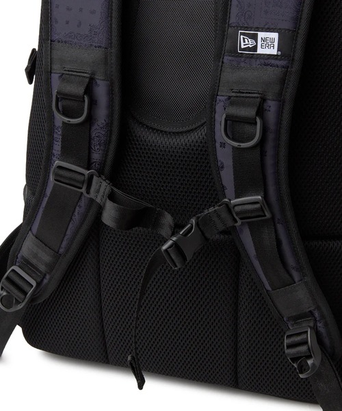 NEW ERA(ニューエラ)の「NEW ERA/ニューエラ バックパック キャリアパック 35L ネイビーペイズリー 14750922(バックパック/リュック・メンズ・ネイビー・FREE)」の10枚目の写真