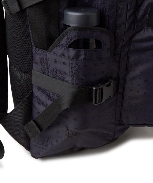 NEW ERA(ニューエラ)の「NEW ERA/ニューエラ バックパック キャリアパック 35L ネイビーペイズリー 14750922(バックパック/リュック・メンズ・ネイビー・FREE)」の11枚目の写真
